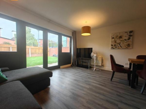 Cosy Holiday Home in Birmingham City Center 4 Bedrooms House by HF Group